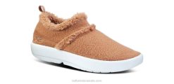 Chestnut OOFOS Women's OOcoozie Low Shoe 404R108