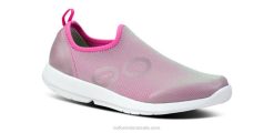 Fuchsia OOFOS Women's OOmg Sport Low Shoe 404R72