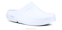 White OOFOS Women's OOcloog Clog 404R97